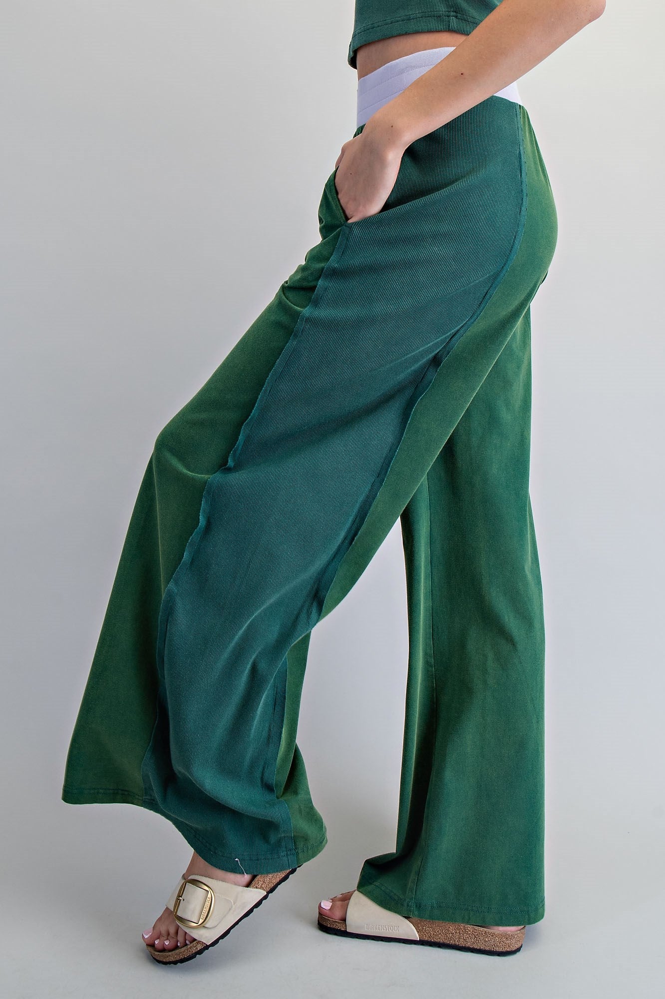 Two Tone Bottom